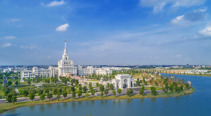 Nhiều gia đình chọn định cư tại phía Đông để xây dựng nền tảng giáo dục vững chắc – toàn diện cho con. Nhiều gia đình chọn định cư tại phía Đông để xây dựng nền tảng giáo dục vững chắc – toàn diện cho con.