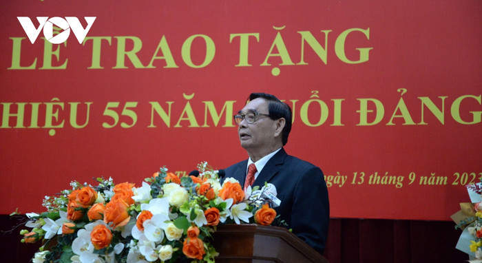 nguyên thường trực ban bí thư lê hồng anh nhận huy hiệu 55 năm tuổi Đảng hình ảnh 3 nguyen thuong truc ban bi thu le hong anh nhan huy hieu 55 nam tuoi Dang hinh anh 3