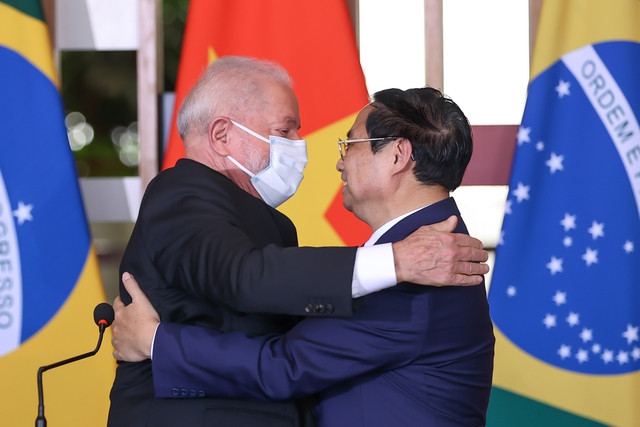 Tổng thống Lula da Silva đã nhận lời mời thăm Việt Nam của lãnh đạo cấp cao Việt Nam nhằm tham gia các hoạt động kỷ niệm 35 năm thiết lập quan hệ ngoại giao Việt Nam - Brazil và tiếp tục làm sâu sắc hơn quan hệ giữa hai nước. Ảnh: VGP/Nhật Bắc Tổng thống Lula da Silva đã nhận lời mời thăm Việt Nam của lãnh đạo cấp cao Việt Nam nhằm tham gia các hoạt động kỷ niệm 35 năm thiết lập quan hệ ngoại giao Việt Nam - Brazil và tiếp tục làm sâu sắc hơn quan hệ giữa hai nước. Ảnh: VGP/Nhật Bắc