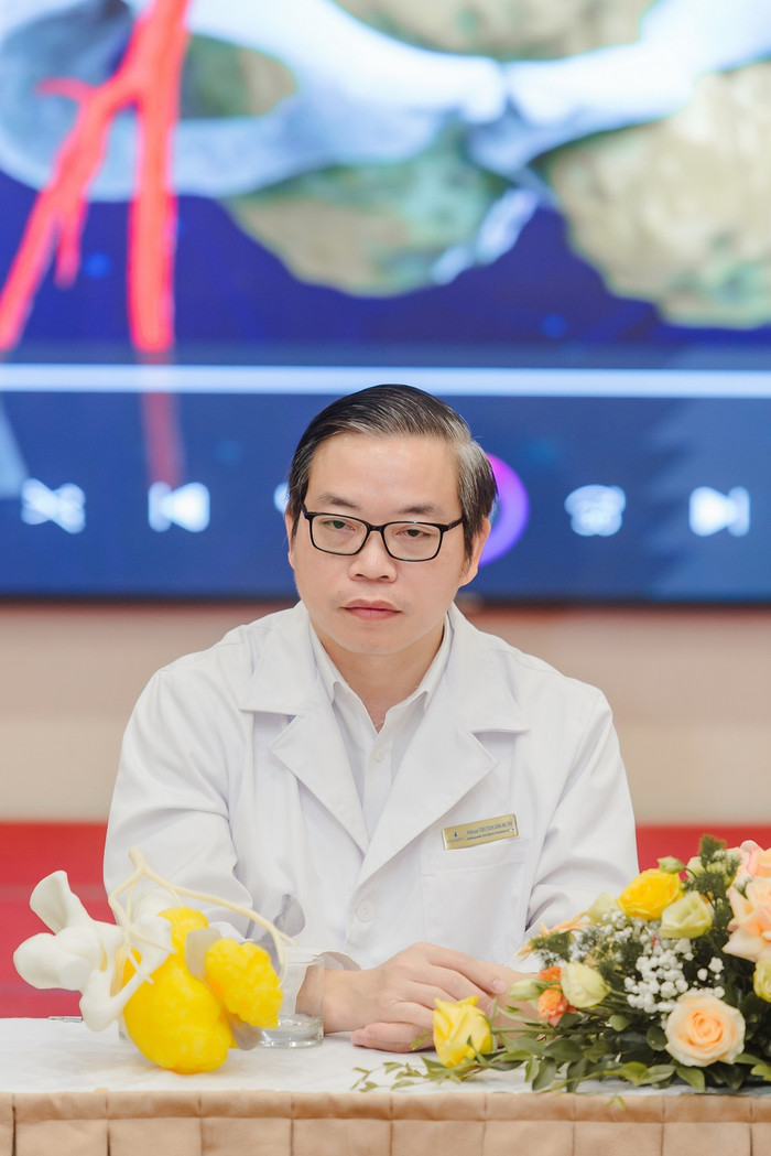 Giáo sư, Tiến sĩ, Bác sĩ Trần Trung Dũng - Giám đốc Trung tâm Chấn thương chỉnh hình và Y học thể thao Vinmec