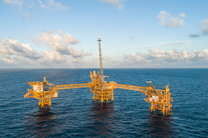 Giàn khai thác mỏ Sư Tử Trắng Giàn khai thác mỏ Sư Tử Trắng