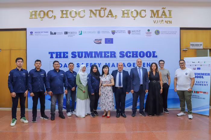 Các chuyên gia quốc tế quy tụ tại "The Summer School: Road Safety Management".