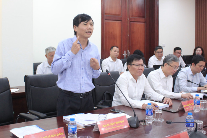 Phó Giáo sư, Tiến sĩ Đặng Đình Quý, nguyên Thứ trưởng Bộ Ngoại giao. Ảnh: Châu Anh GDVN_Hoi thao khoa hoc (Hoi dong Ly luan Trung uong) 3.JPG