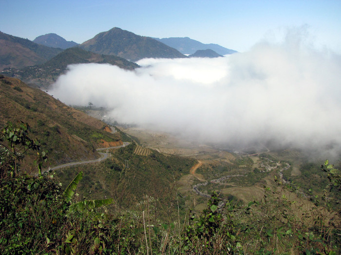 Bồng bềnh mây trôi... Bồng bềnh mây trôi...