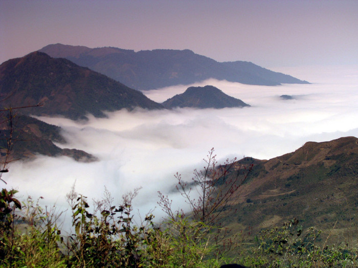 Mây ấp núi... Mây ấp núi...