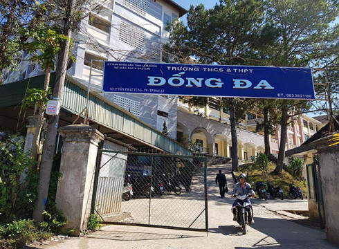 Trường Đống Đa vừa có Hiệu trưởng mới thay cho ông Đoàn Khải xuống làm giáo viên (ảnh: P.L)