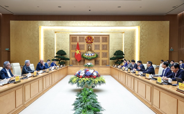 Chủ tịch NVIDIA Jensen Huang đánh giá cao tiềm năng, cơ hội lớn và chiến lược, tầm nhìn, cách tiếp cận rất rõ ràng, trọng tâm đầu tư hạ tầng của Việt Nam trong lĩnh vực bán dẫn và trí tuệ nhân tạo. Ảnh: VGP/Nhật Bắc Chủ tịch NVIDIA Jensen Huang đánh giá cao tiềm năng, cơ hội lớn và chiến lược, tầm nhìn, cách tiếp cận rất rõ ràng, trọng tâm đầu tư hạ tầng của Việt Nam trong lĩnh vực bán dẫn và trí tuệ nhân tạo. Ảnh: VGP/Nhật Bắc