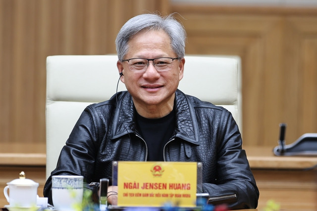 Chủ tịch Jensen Huang cho biết, NVIDIA đã đầu tư khoảng 250 triệu USD vào Việt Nam, xác định Việt Nam là thị trường quan trọng. Ảnh: VGP/Nhật Bắc Chủ tịch Jensen Huang cho biết, NVIDIA đã đầu tư khoảng 250 triệu USD vào Việt Nam, xác định Việt Nam là thị trường quan trọng. Ảnh: VGP/Nhật Bắc