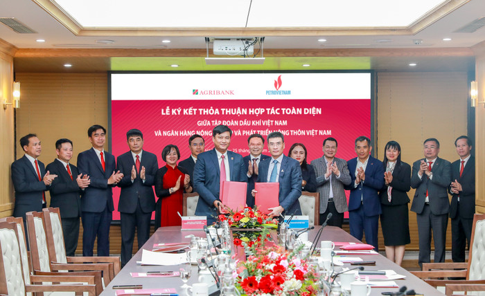 Thỏa thuận hợp tác toàn diện giữa Agribank và PVN là dấu mốc quan trọng trong quan hệ hợp tác giữa hai đơn vị. Thỏa thuận hợp tác toàn diện giữa Agribank và PVN là dấu mốc quan trọng trong quan hệ hợp tác giữa hai đơn vị.