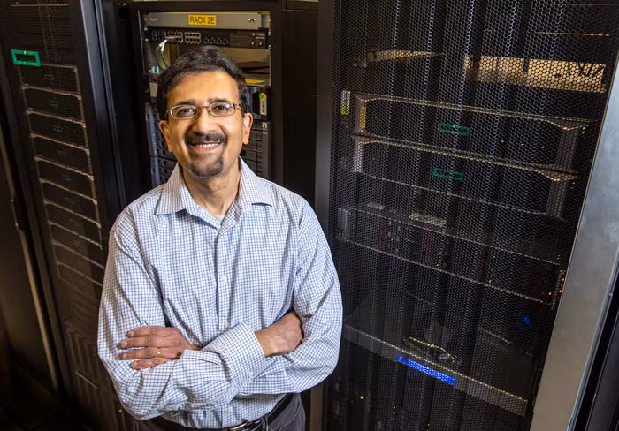 Tiến sĩ Sadasivan Shankar, Quản lý Nghiên cứu - Phát triển Công nghệ tại Phòng thí nghiệm Máy gia tốc Quốc gia SLAC tại Đại học Stanford (Mỹ) sẽ góp mặt tại tọa đàm “Công nghệ bán dẫn: Nền tảng của thế giới hiện đại” (Ảnh: Đại học Stanford) Tiến sĩ Sadasivan Shankar, Quản lý Nghiên cứu - Phát triển Công nghệ tại Phòng thí nghiệm Máy gia tốc Quốc gia SLAC tại Đại học Stanford (Mỹ) sẽ góp mặt tại tọa đàm “Công nghệ bán dẫn: Nền tảng của thế giới hiện đại” (Ảnh: Đại học Stanford)