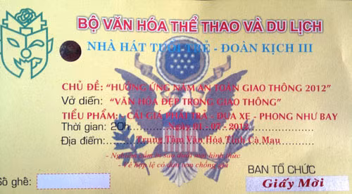 Chiếc vé mời in phù hiệu Lục quân Hoa Kỳ.