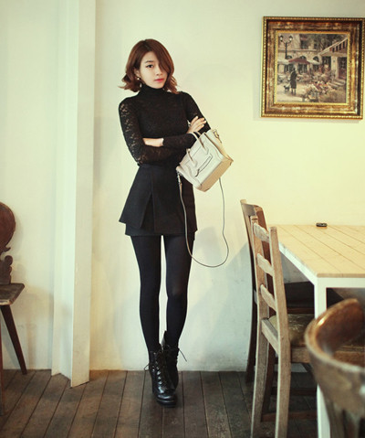 .. hay quyến rũ, gợi cảm.