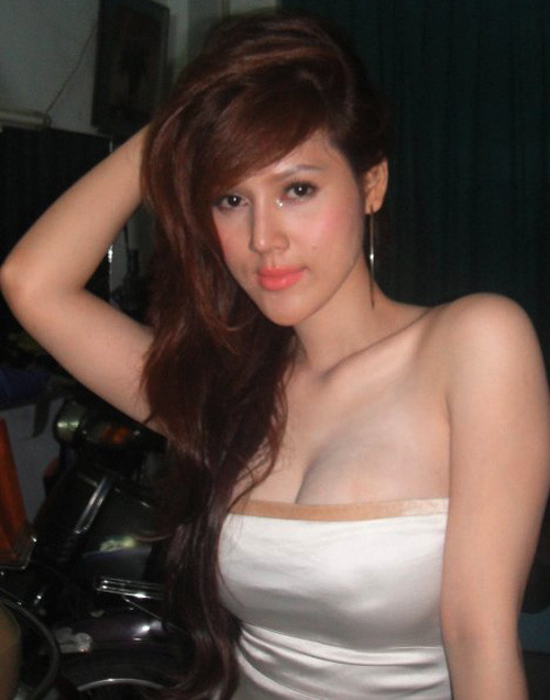 .. nhưng vòng 1 đồ sộ này của Maria Đinh Phương Ánh vẫn lôi cuốn đầy 'ma lực' .. nhưng vòng 1 đồ sộ này của Maria Đinh Phương Ánh vẫn lôi cuốn đầy 'ma lực'