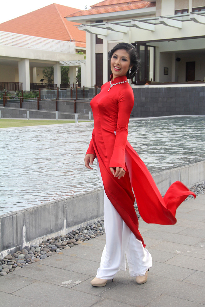 Ngọc Hân cũng đang cố gắng trao dồi kiến thức nhằm phát triến sự nghiệp MC của mình.