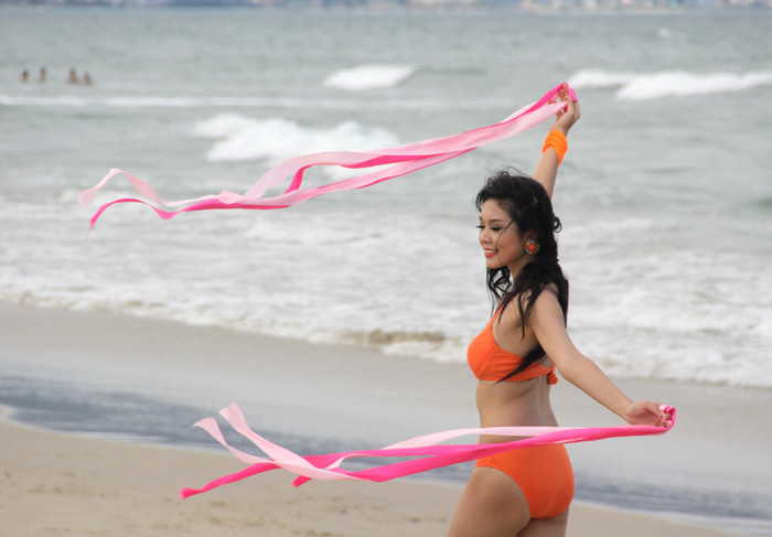 Họ cẩn thận ghi lại từng khoảnh khắc đẹp nhất của các thí sinh hoa hậu. Họ cẩn thận ghi lại từng khoảnh khắc đẹp nhất của các thí sinh hoa hậu.