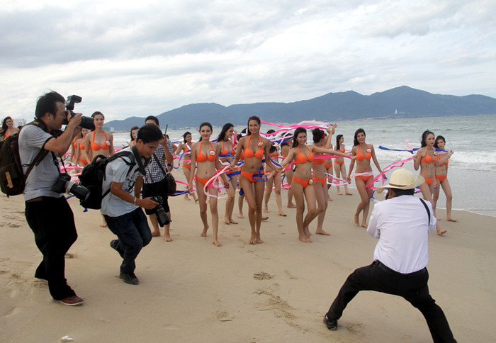 Các tay máy luôn phải...'đi tắt đón đầu' để có những tấm hình đẹp nhất. Các tay máy luôn phải...'đi tắt đón đầu' để có những tấm hình đẹp nhất.