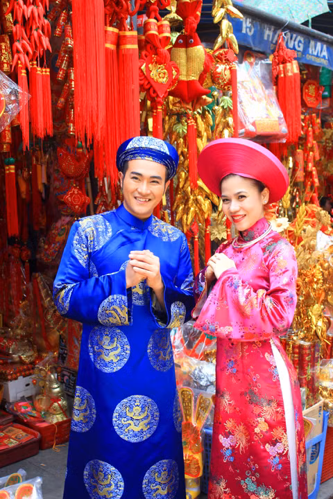 Áo dài, phố Tết là những hình ảnh khó phai trong tâm trí người Hà Nội.