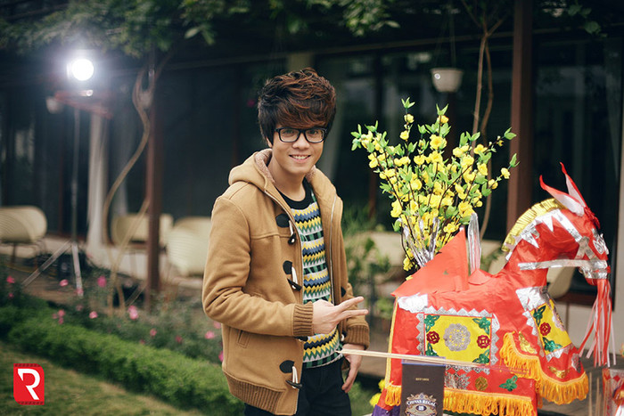 Bùi Anh Tuấn vừa bước ra khỏi cuộc thi Giọng hát Việt (The Voice) với lượng fan hùng hậu. Trước khi tham gia The Voice (được đánh giá là show giải trí) anh cũng đã khẳng định tài năng ca hát của mình ở một cuộc thi chuyên về âm nhạc – đó là giải Nhất Ngôi sao Tiếng hát truyền hình khá uy tín trong làng nhạc. Bùi Anh Tuấn vừa bước ra khỏi cuộc thi Giọng hát Việt (The Voice) với lượng fan hùng hậu. Trước khi tham gia The Voice (được đánh giá là show giải trí) anh cũng đã khẳng định tài năng ca hát của mình ở một cuộc thi chuyên về âm nhạc – đó là giải Nhất Ngôi sao Tiếng hát truyền hình khá uy tín trong làng nhạc.