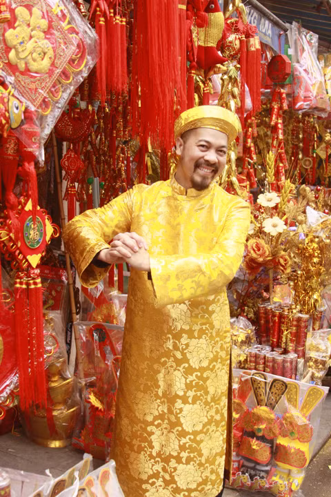 Áo dài của NTK Đức Hùng luôn là sự lựa chọn hàng đầu của các ngôi sao trong showbiz.