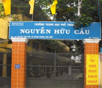 Trường trung học Nguyễn Hữu Cầu 'cãi lệnh', vẫn dạy hè cho học sinh lớp 10