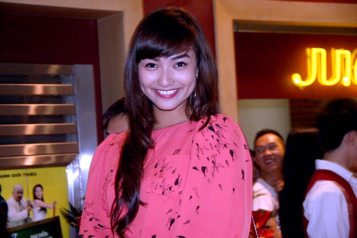 Hồng Quế cũng rất hào hứng với bộ phim vui nhộn này. Hồng Quế cũng rất hào hứng với bộ phim vui nhộn này.