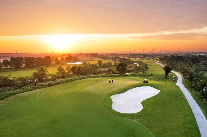 Sân golf đẳng cấp hàng đầu Đông Nam Á tại Thành phố đảo Hoàng gia với phong cách thiết kế đa dạng, mang tới nhiều trải nghiệm khác biệt cho người chơi. 3.jpg