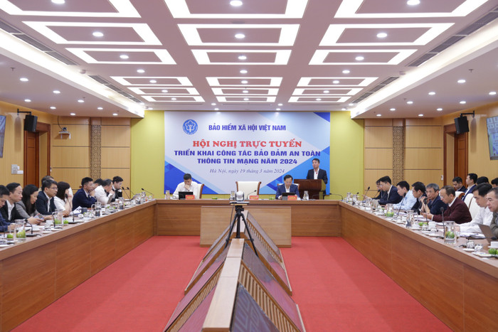 Tổng Giám đốc Bảo hiểm xã hội Việt Nam Nguyễn Thế Mạnh phát biểu tại hội nghị. TGĐ Nguyễn Thế Mạnh phát biểu tại hội nghị.jpg