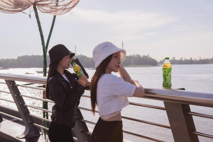 Trà Xanh Không Độ với EGCG và vitamin C đang là thức uống được hàng triệu người trẻ yêu thích và lựa chọn để xua tan căng thẳng mệt mỏi trước áp lực công việc và thời tiết nắng nóng. Trà Xanh Không Độ với EGCG và vitamin C đang là thức uống được hàng triệu người trẻ yêu thích và lựa chọn để xua tan căng thẳng mệt mỏi trước áp lực công việc và thời tiết nắng nóng.