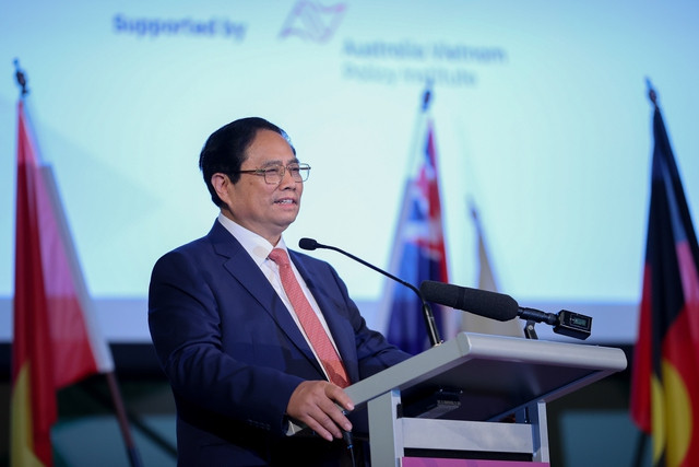 Thủ tướng vui mừng thông báo dự kiến trong chuyến thăm lần này của ông tới Australia, hai bên dự kiến sẽ tuyên bố nâng cấp quan hệ song phương, qua đó đưa quan hệ hai nước ngày càng đi vào chiều sâu, thực chất và hiệu quả hơn. Ảnh: VGP/Nhật Bắc Thủ tướng vui mừng thông báo dự kiến trong chuyến thăm lần này của ông tới Australia, hai bên dự kiến sẽ tuyên bố nâng cấp quan hệ song phương, qua đó đưa quan hệ hai nước ngày càng đi vào chiều sâu, thực chất và hiệu quả hơn. Ảnh: VGP/Nhật Bắc