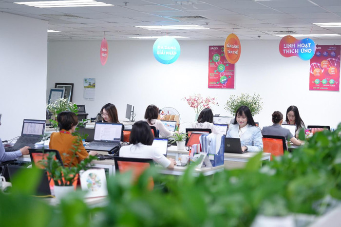 Văn hóa doanh nghiệp tạo nên nội lực mạnh mẽ cho ROX Group. Văn hóa doanh nghiệp tạo nên nội lực mạnh mẽ cho ROX Group.