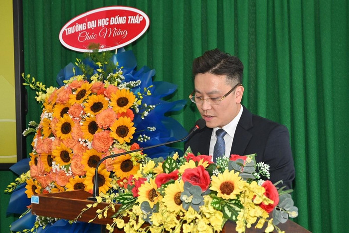 Ông Trương Việt Dũng – Giám đốc phát triển Ngân hàng ưu tiên khẳng định PVcomBank luôn mong muốn góp phần thúc đẩy phát triển nền giáo dục Việt Nam. Ông Trương Việt Dũng – Giám đốc phát triển Ngân hàng ưu tiên khẳng định PVcomBank luôn mong muốn góp phần thúc đẩy phát triển nền giáo dục Việt Nam.