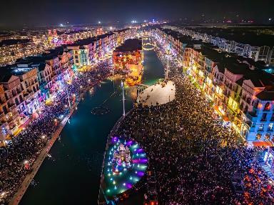 Trong kỳ nghỉ Tết Nguyên đán vừa qua, siêu tổ hợp vui chơi giải trí mua sắm Grand World tại Ocean City đã thu hút gần nửa triệu lượt khách du lịch đến du xuân. Các gian hàng đều hoạt động hết công suất. Trong kỳ nghỉ Tết Nguyên đán vừa qua, siêu tổ hợp vui chơi giải trí mua sắm Grand World tại Ocean City đã thu hút gần nửa triệu lượt khách du lịch đến du xuân. Các gian hàng đều hoạt động hết công suất.