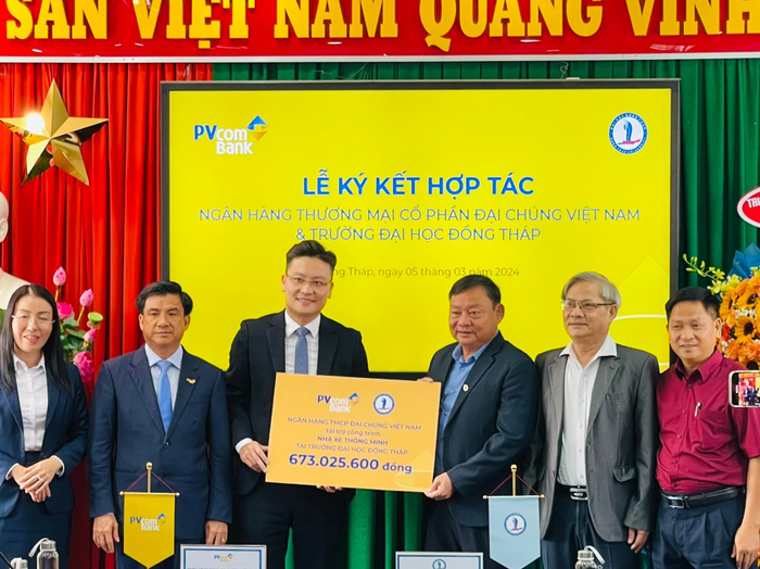 PVcomBank tài trợ gần 700 triệu đồng cho Dự án xây dựng Nhà xe thông minh của Trường Đại học Đồng Tháp. PVcomBank tài trợ gần 700 triệu đồng cho Dự án xây dựng Nhà xe thông minh của Trường Đại học Đồng Tháp.