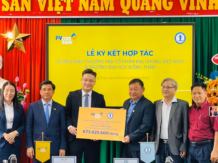 PVcomBank tài trợ gần 700 triệu đồng cho Dự án xây dựng Nhà xe thông minh của Trường Đại học Đồng Tháp.