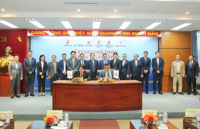 Ký kết Hợp đồng bán khí Lô B giữa Bên Bán (Petrovietnam) với Bên Mua (EVNGENCO2). Anh 5 (2).JPG