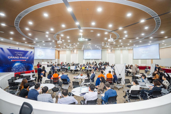Chung kết cuộc thi “High Tech University Challenge” diễn ra sôi nổi. Chung kết cuộc thi “High Tech University Challenge” diễn ra sôi nổi.