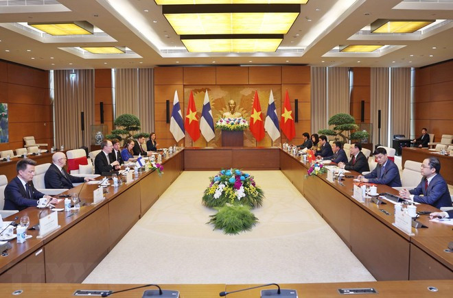 Chủ tịch Quốc hội Vương Đình Huệ hội đàm với Chủ tịch Quốc hội Cộng hòa Phần Lan Jussi Halla-aho. (Ảnh: Nhan Sáng/TTXVN) Chủ tịch Quốc hội Vương Đình Huệ hội đàm với Chủ tịch Quốc hội Cộng hòa Phần Lan Jussi Halla-aho. (Ảnh: Nhan Sáng/TTXVN)