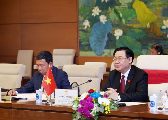 Chủ tịch Quốc hội Vương Đình Huệ hội đàm với Chủ tịch Quốc hội Cộng hòa Phần Lan Jussi Halla-aho. (Ảnh: Nhan Sáng/TTXVN) Chủ tịch Quốc hội Vương Đình Huệ hội đàm với Chủ tịch Quốc hội Cộng hòa Phần Lan Jussi Halla-aho. (Ảnh: Nhan Sáng/TTXVN)