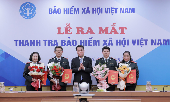 Ngày 1/3, Bảo hiểm xã hội Việt Nam tổ chức Lễ ra mắt Thanh tra Bảo hiểm xã hội Việt Nam. Ra mắt Thanh tra BHXH VN.jpg