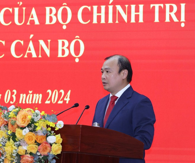 Ông Lê Hải Bình, Ủy viên Dự khuyết Trung ương Đảng, Tổng Biên tập Tạp chí Cộng sản phát biểu nhận nhiệm vụ. (Ảnh: Phương Hoa/TTXVN) Ông Lê Hải Bình, Ủy viên Dự khuyết Trung ương Đảng, Tổng Biên tập Tạp chí Cộng sản phát biểu nhận nhiệm vụ. (Ảnh: Phương Hoa/TTXVN)