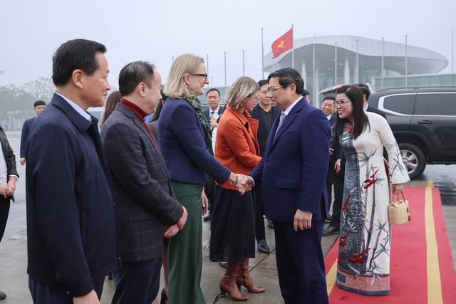 Thủ tướng Phạm Minh Chính và Phu nhân Lê Thị Bích Trân cùng đoàn đại biểu cấp cao Việt Nam rời Thủ đô Hà Nội, lên đường tham dự Hội nghị Cấp cao Đặc biệt kỷ niệm 50 năm quan hệ ASEAN – Australia, thăm chính thức Australia và thăm chính thức New Zealand. Ảnh: VGP/Nhật Bắc a1.jpg