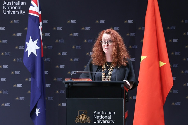 Phó Giám đốc Đại học Quốc gia Australia phát biểu. Ảnh: VGP/Nhật Bắc Phó Giám đốc Đại học Quốc gia Australia phát biểu. Ảnh: VGP/Nhật Bắc