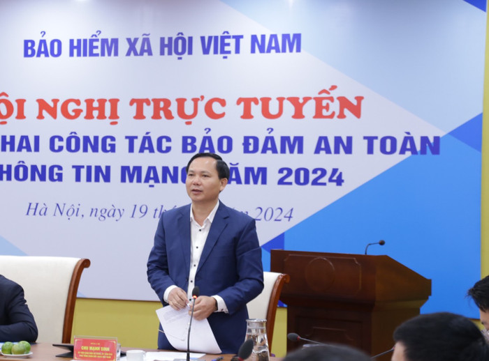 Phó Tổng Giám đốc Bảo hiểm xã hội Việt Nam Chu Mạnh Sinh phát biểu tại hội nghị. Phó TGĐ Chu Mạnh Sinh phát biểu tại hội nghị.jpg