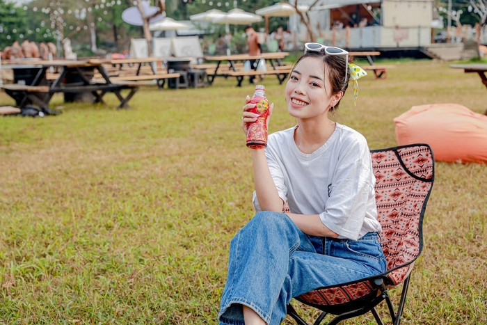 Được làm từ 9 loại thảo mộc tự nhiên, Trà Thanh Nhiệt Dr Thanh giúp người trẻ tươi mát mỗi ngày bất chấp liên tục ăn “cháy phố”. Được làm từ 9 loại thảo mộc tự nhiên, Trà Thanh Nhiệt Dr Thanh giúp người trẻ tươi mát mỗi ngày bất chấp liên tục ăn “cháy phố”.