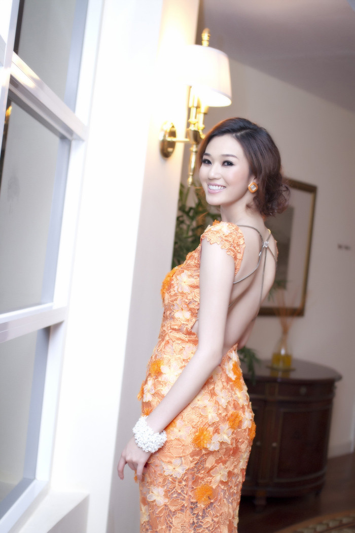 Cô cũng đang đảm nhiệm vai diễn chính ở một bộ phim truyền hình dài 30 tập. Cô cũng đang đảm nhiệm vai diễn chính ở một bộ phim truyền hình dài 30 tập.