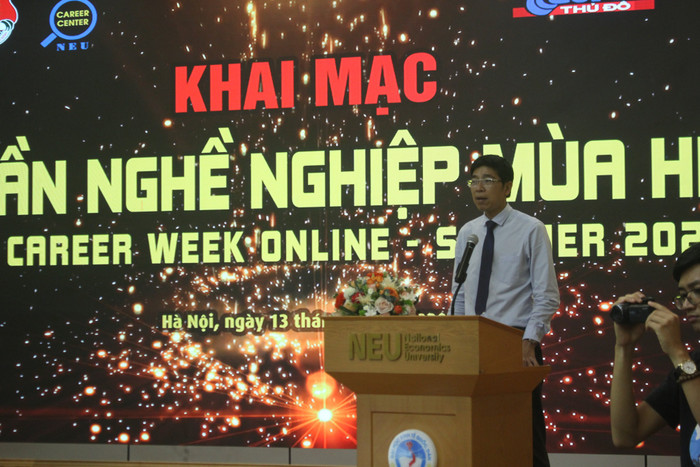 Tiến sĩ Bùi Trung Hải – Giám đốc Trung tâm tư vấn hướng nghiệp và việc làm, trưởng Ban tổ chức (Ảnh: Khánh Vy)