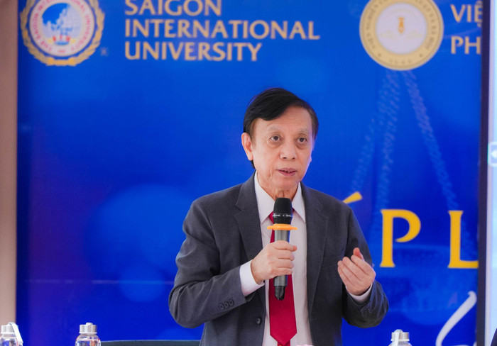 Giáo sư, Tiến sĩ khoa học Hoàng Văn Kiếm phát biểu tại hội thảo (ảnh: SIU) PHANTRUNGLYb.jpg