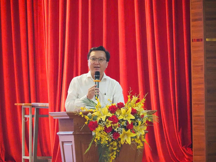 Phó Giám đốc Sở Giáo dục và Đào tạo Thành phố Hồ Chí Minh Nguyễn Bảo Quốc phát biểu tại hội nghị (ảnh: V.D) gdvn_NBQuocGDTH.jpg