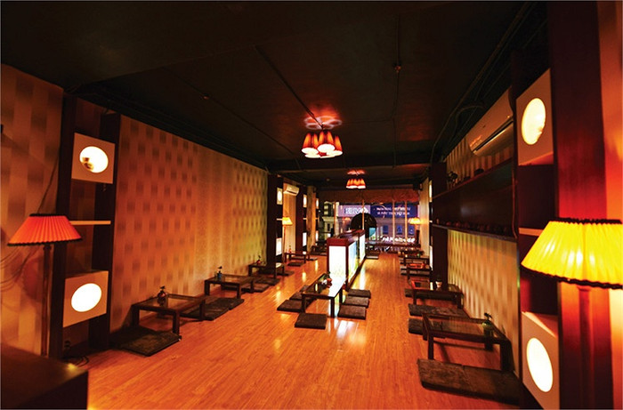 Trong toà nhà còn có thêm không gian dành để kinh doanh cafe và trà.