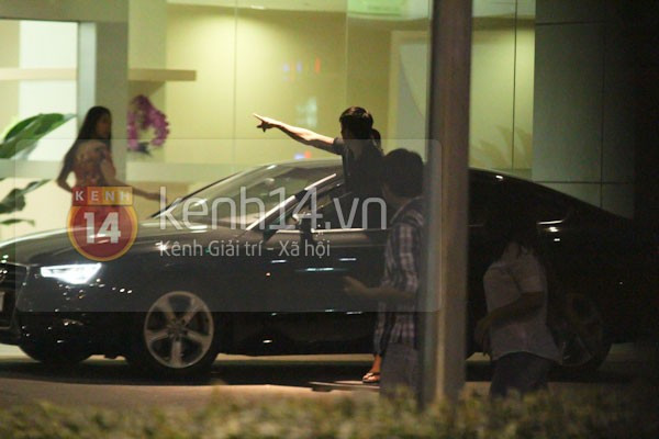 Sự xuất hiện của Thủy Tiên thu hút khá nhiều sự chú ý Sự xuất hiện của Thủy Tiên thu hút khá nhiều sự chú ý